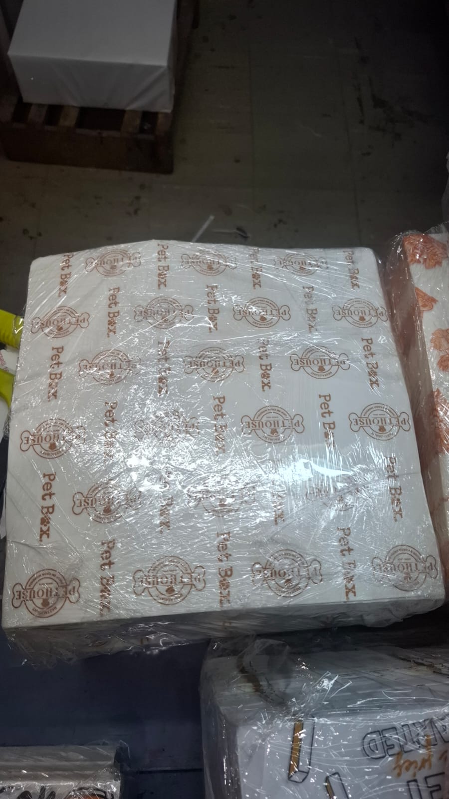 Empaque personalizado — Pet Box