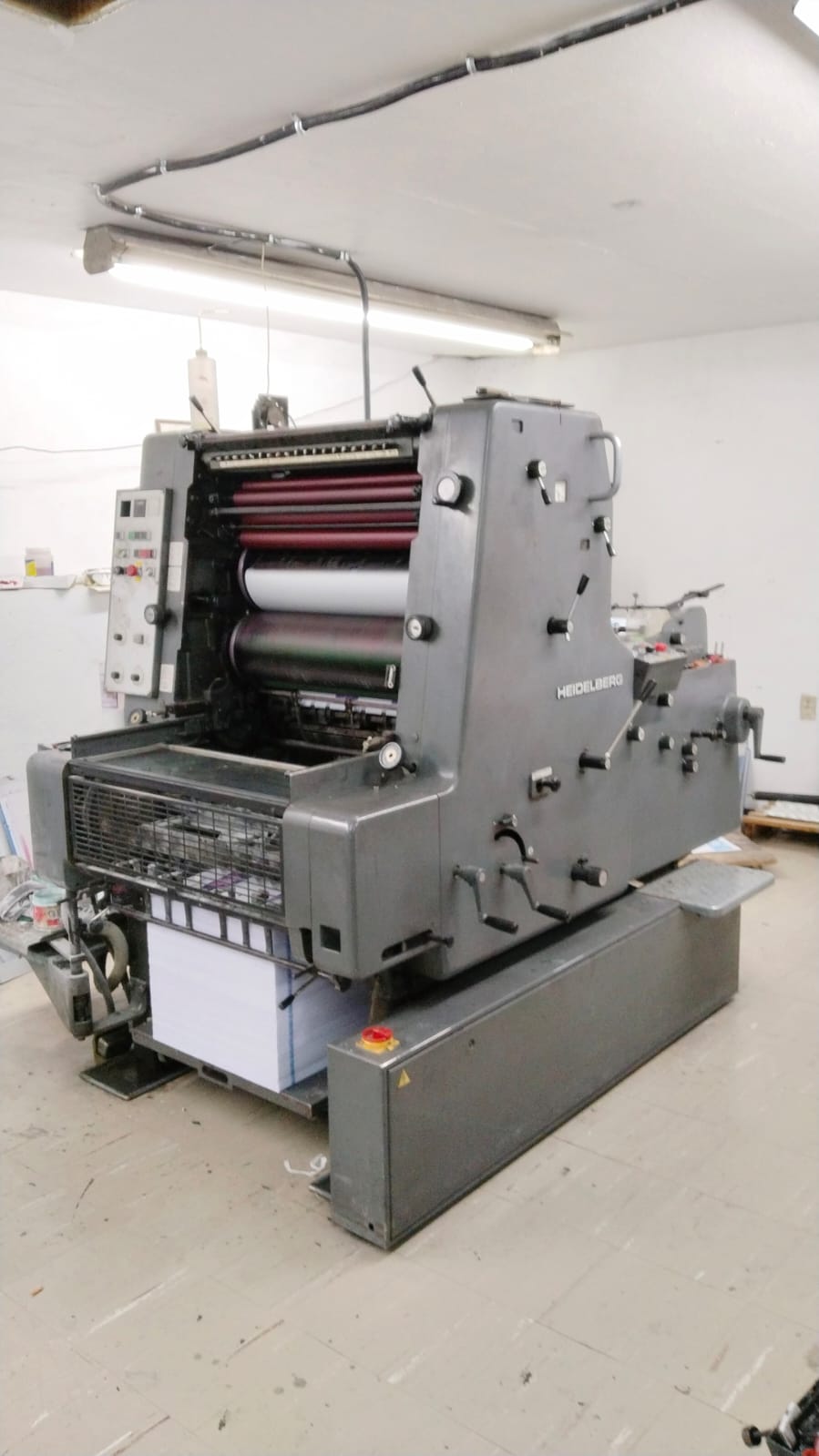 Impresión de papel grado alimenticio en prensa