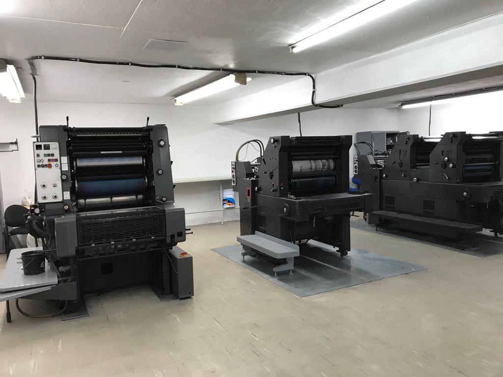 Prensas offset propias en el taller de Papeliq